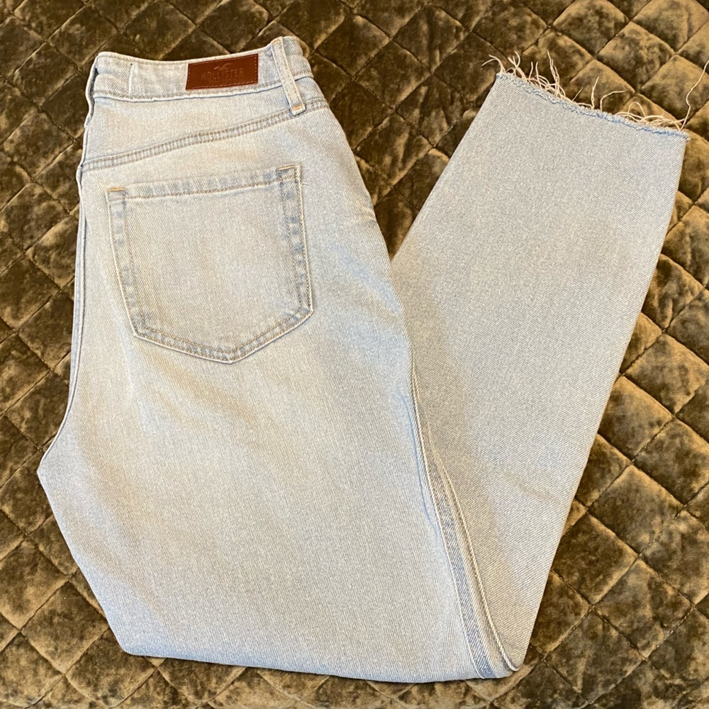 Ultra High-Rise Mom Jean